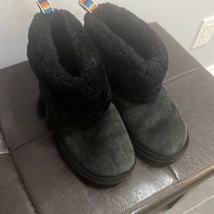 Kids size 3 Uggs